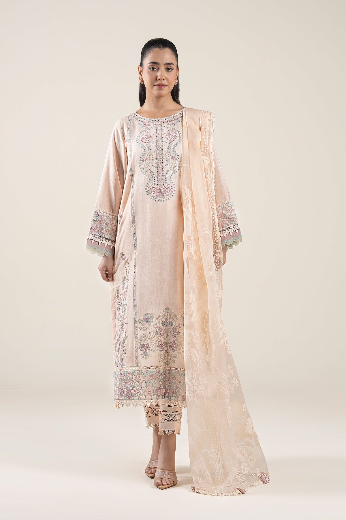 3 Pc Embroidered Slub Lawn Suit